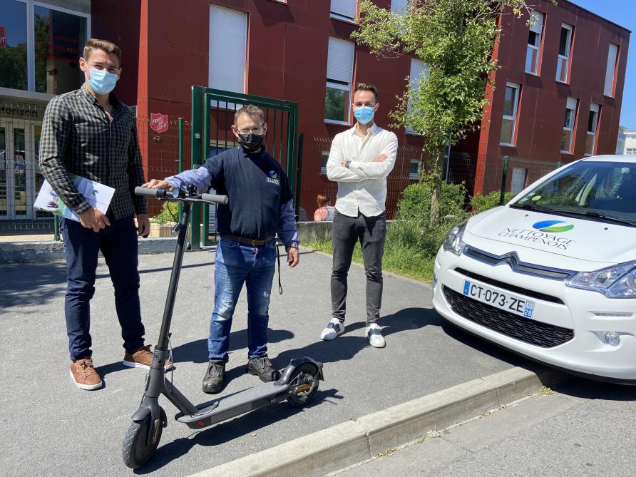 A Reims, une entreprise offre des trottinettes électriques à ses salariés